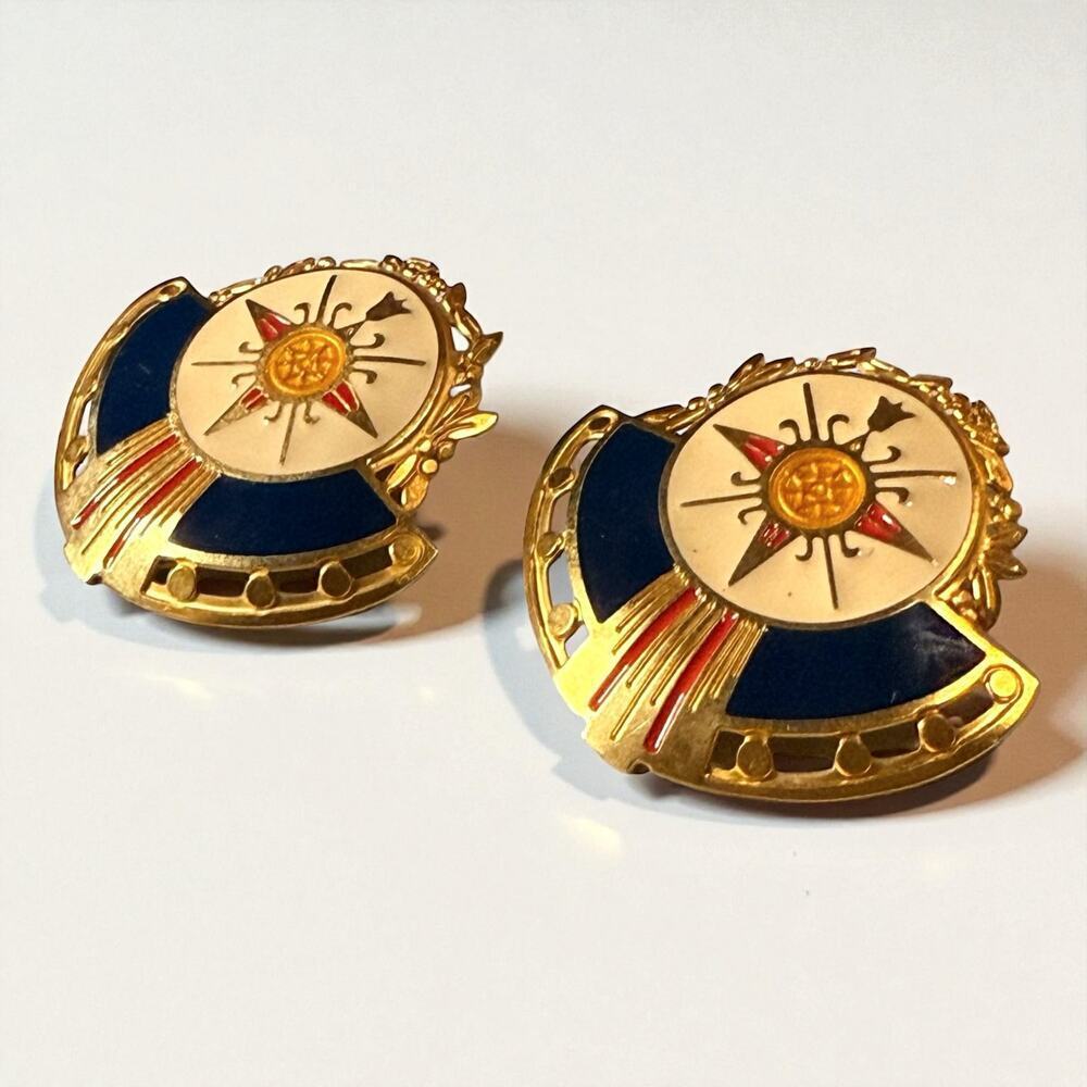 VTG Berebi Earrings Womens Gold Tone Blue Cream Red Enamel Crest Deco Clip On